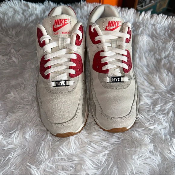 Nike Air Max 90 Strawberry Cheesecake - Picture 3 of 10